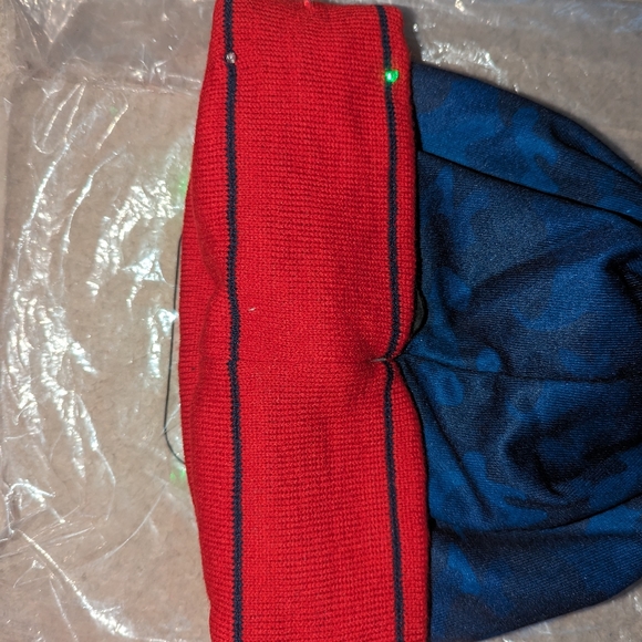 New England Patriots LED Light Up Beanie Knit Cap - Picture 7 of 8